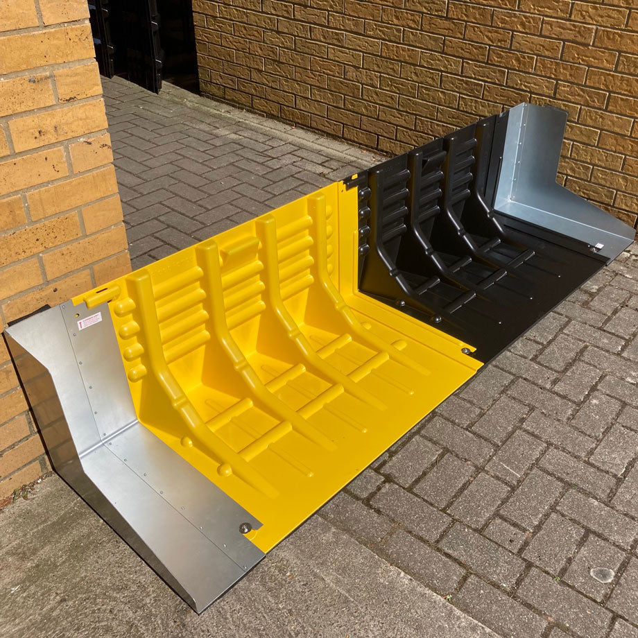 FloodFence™ | Leicht | Wandelement links – FL-QFLWL || B 240 mm x L 580 mm x H 450 mm