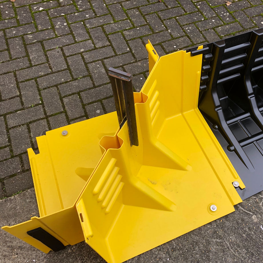 FloodFence™ | Leicht | Verbindungspin Ecke – FL-QFLCP || B 72 mm x L 30 mm x H 328 mm