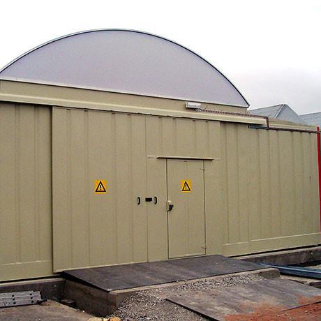 Sicherheitslagerplatz mit Auffangsystem – DC64 (für bis zu 64 Fässer)